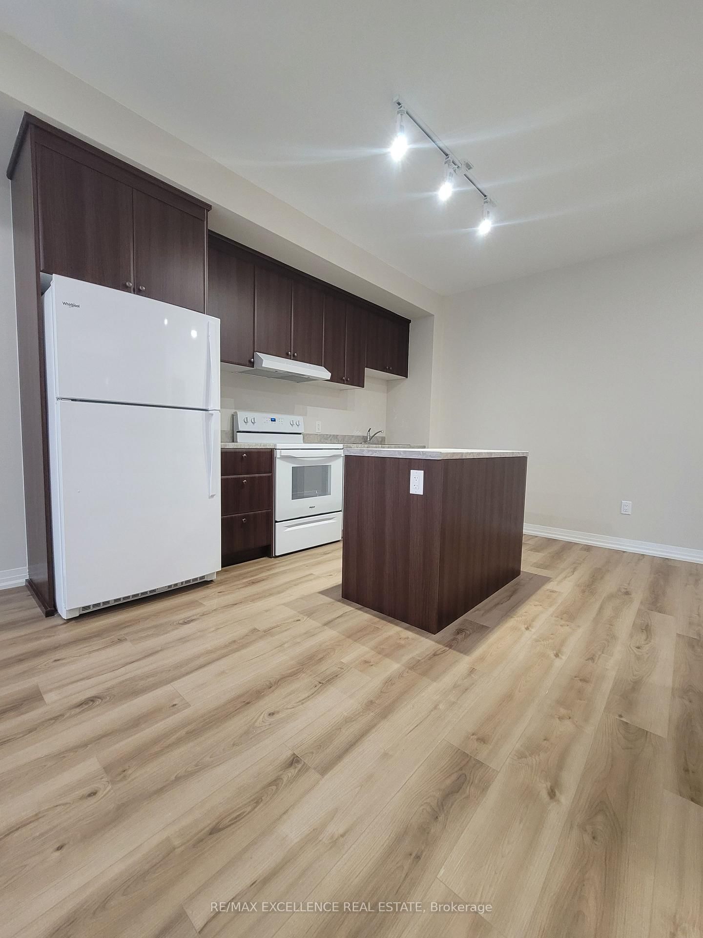 50 Herrick Avenue, Unit 138 - Photo 4