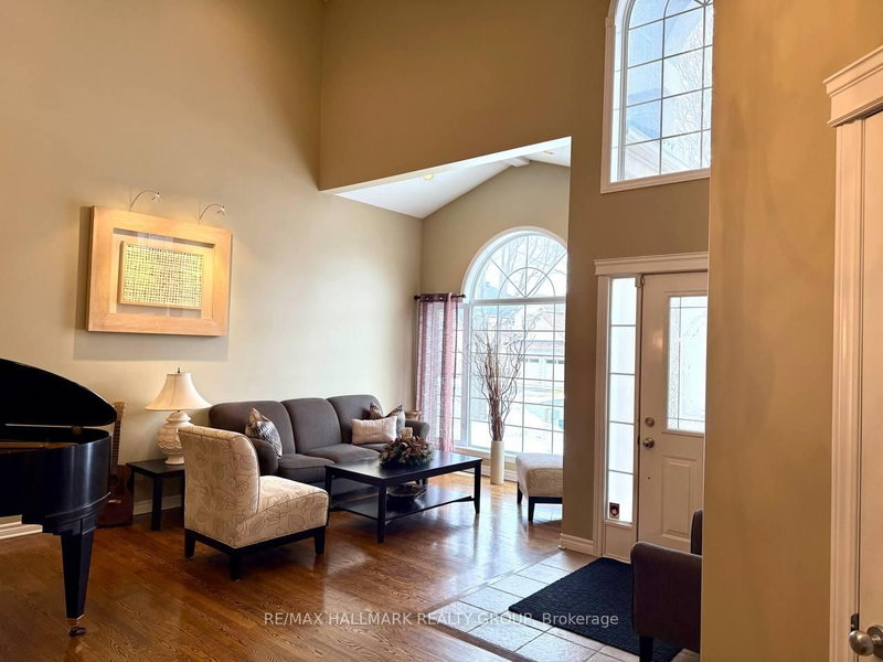 9 Blackshire Circ, Ottawa, K2J 5L8 | Image 2