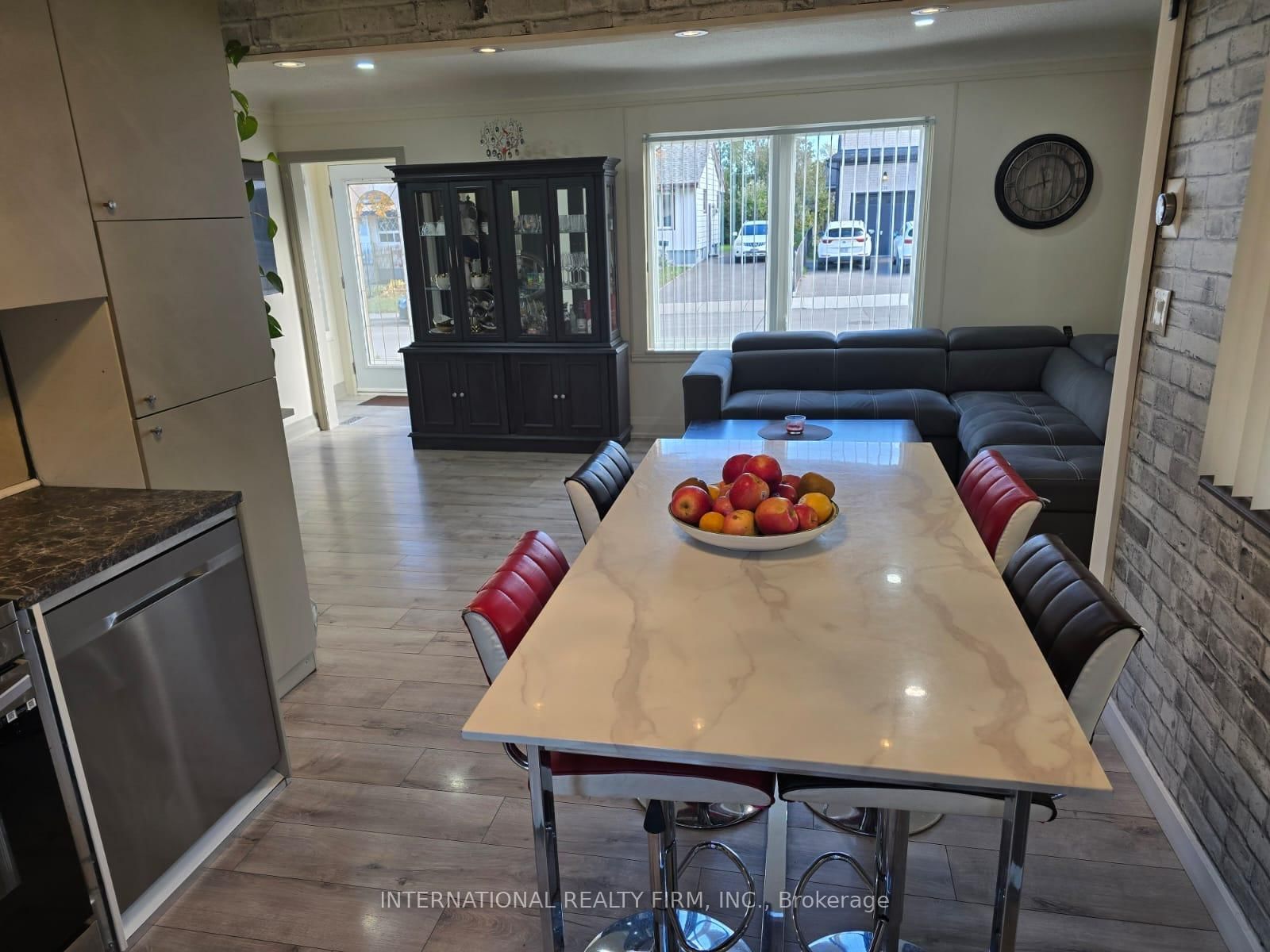 Detached House for sale at 731 Knox Avenue, Hamilton, Ontario, L8H 6K7 - Parkview - MLS: X13010468