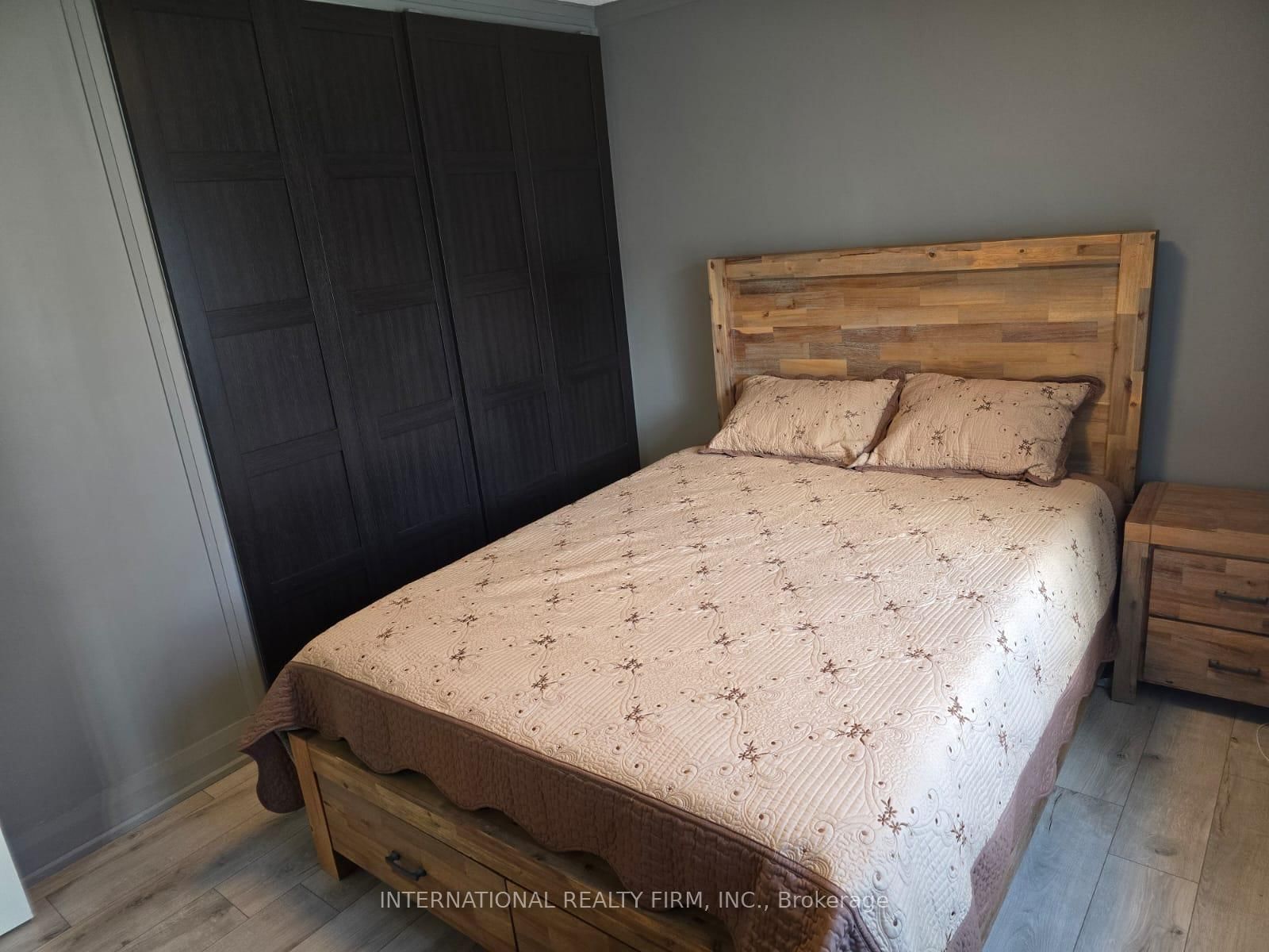 Detached House for sale at 731 Knox Avenue, Hamilton, Ontario, L8H 6K7 - Parkview - MLS: X13010468