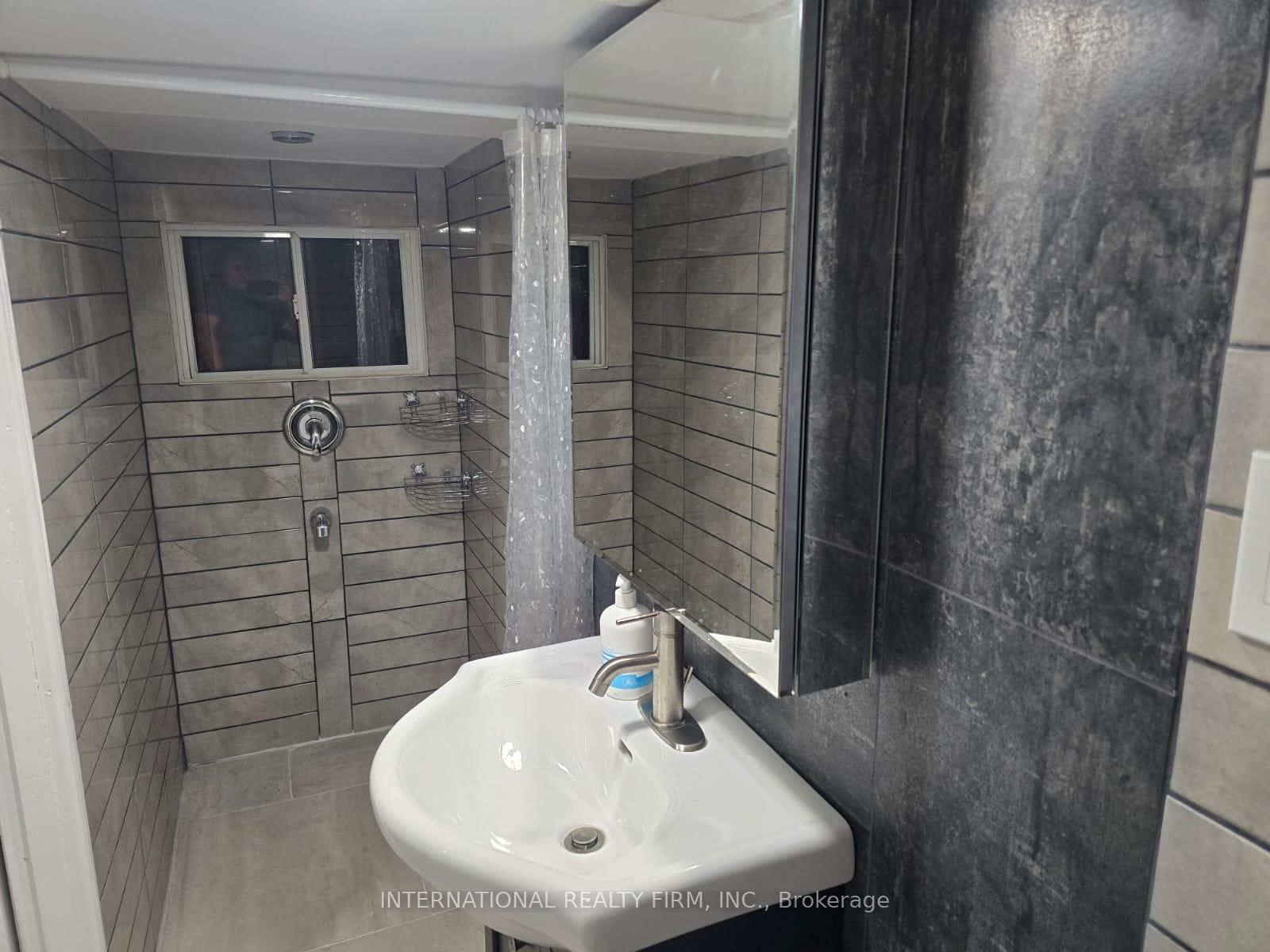 Detached House for sale at 731 Knox Avenue, Hamilton, Ontario, L8H 6K7 - Parkview - MLS: X13010468