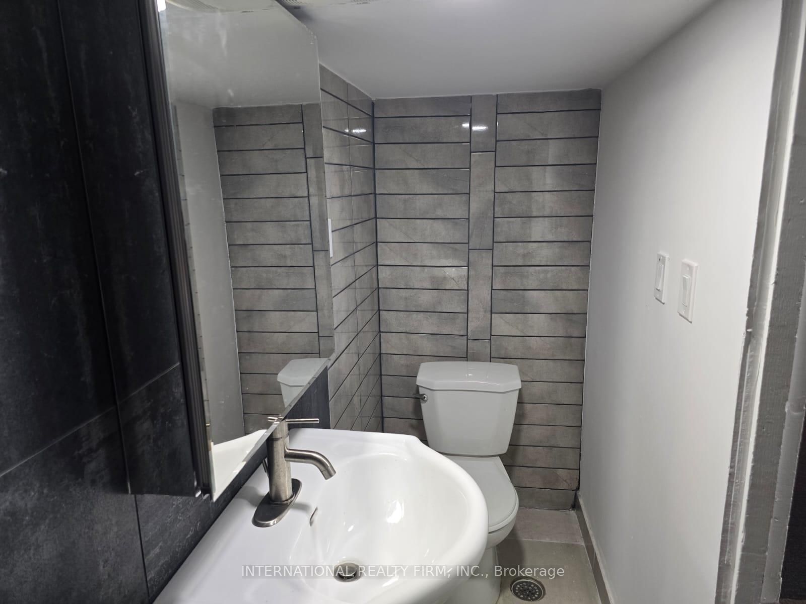 Detached House for sale at 731 Knox Avenue, Hamilton, Ontario, L8H 6K7 - Parkview - MLS: X13010468