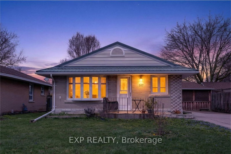 home for sale on 507 Philip Crescent