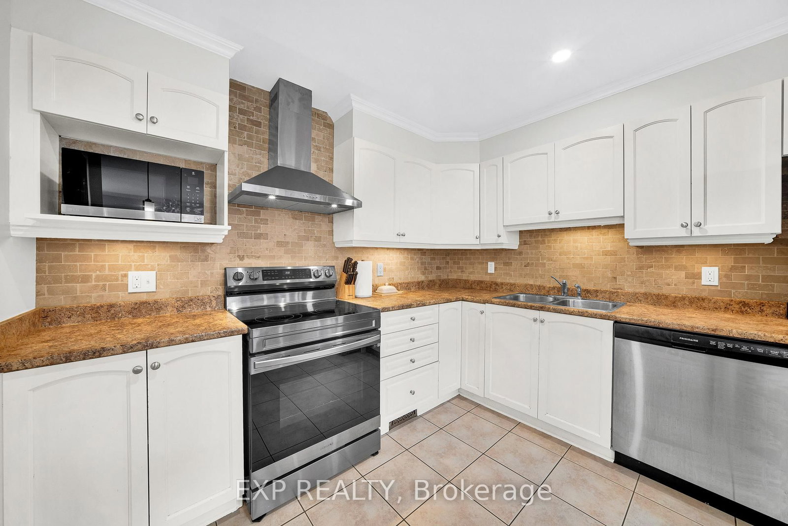 Townhouse for sale at 436 Claridge Drive, Ottawa, Ontario, K2J 5J2 - Barrhaven - Longfields - MLS: X13010532