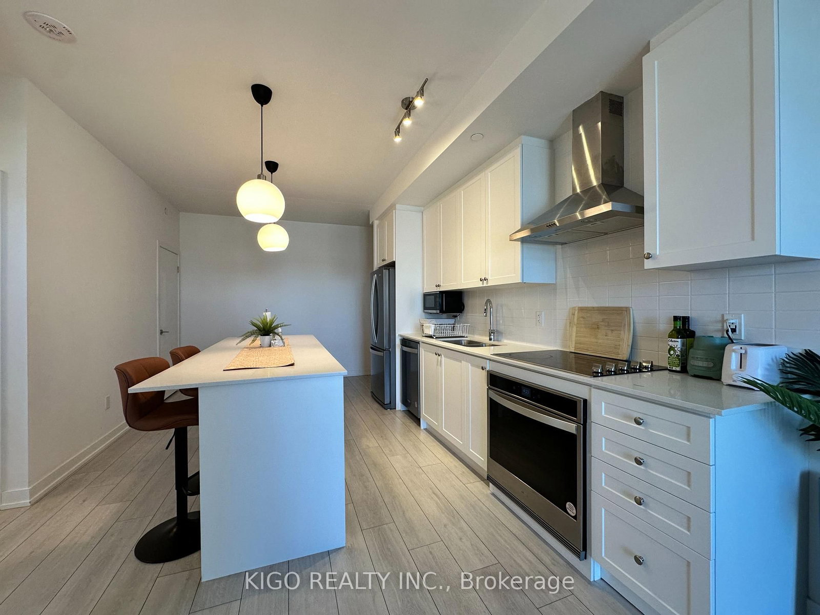 55 Duke Street W, Unit 905 - Photo 18