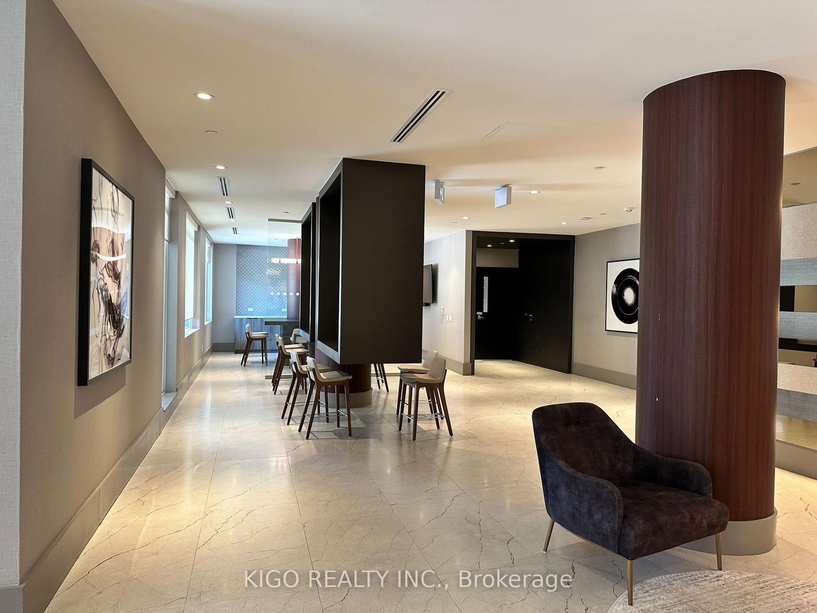 55 Duke Street W, Unit 905 - Photo 3