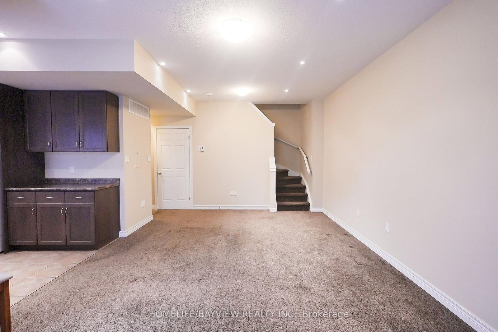 70 Willowrun Drive, Unit B1 - Photo 5