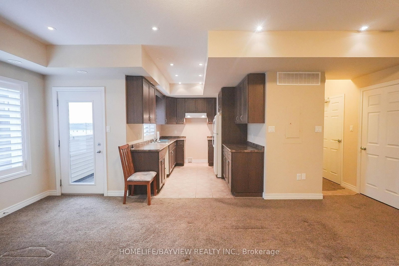 70 Willowrun Drive, Unit B1 - Photo 8