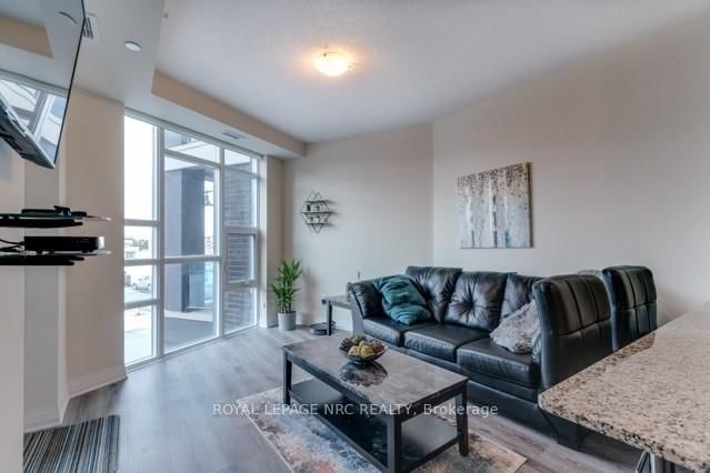 207 - 10 Concord Pl, Grimsby, L3M 0G6 | Image 3