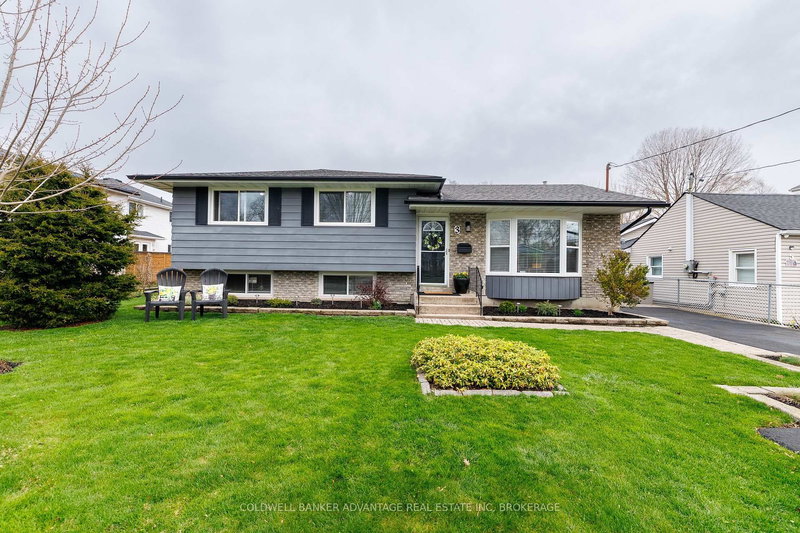 home for sale on 3 Northglen Avenue E