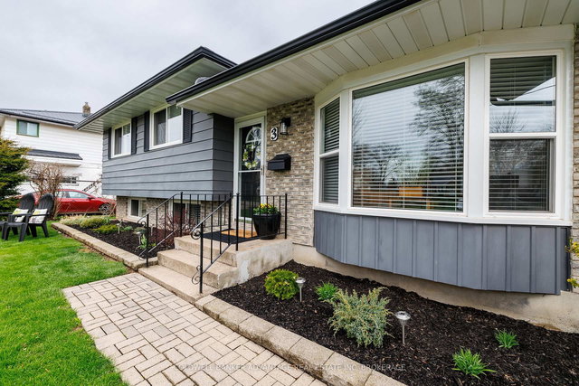 3 Northglen Avenue E