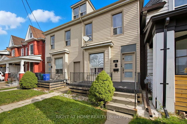 1 - 298 Emerald Street N