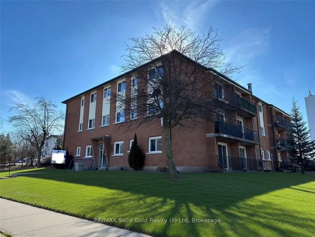 4 - 15 Mowat Boulevard