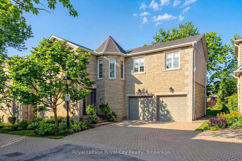 25 Manor Park Cres #11, Guelph, Ontario
