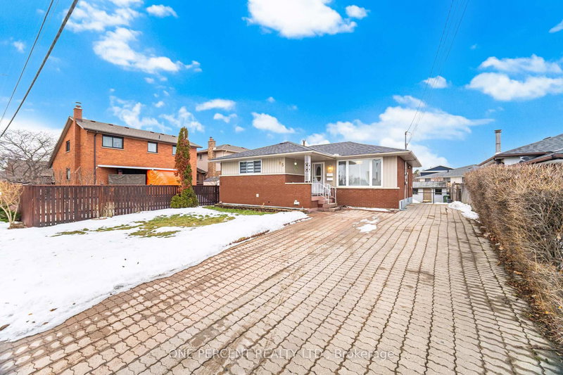 85 Kenora Ave, Hamilton, L8E 1C3 | Image 2