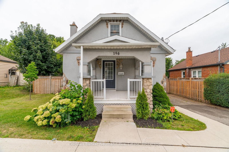 home for sale on 194 Dundas Street N