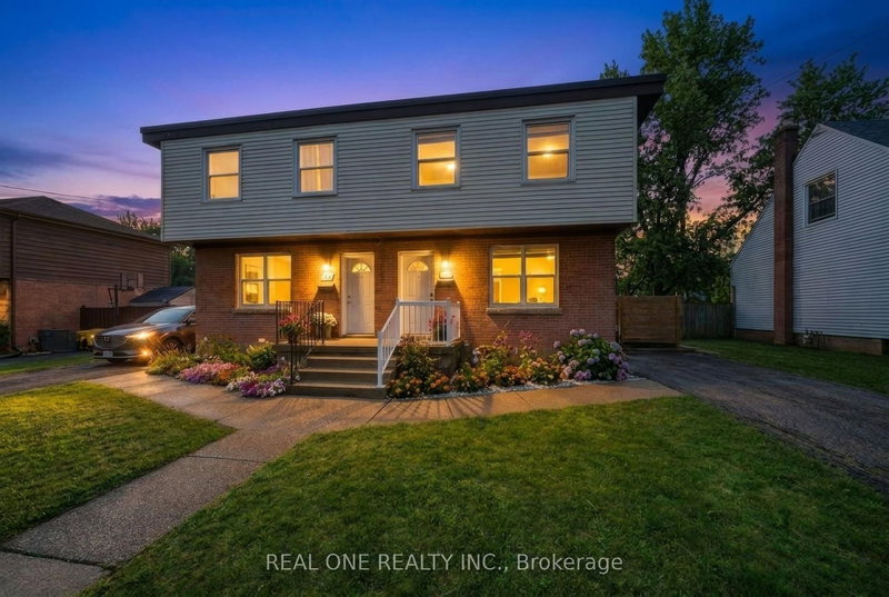 24 Sumach St, Hamilton, L8H 6P8 | Image 3