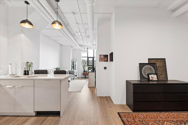 home for lease on 317-120 Huron Street