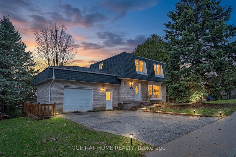 home for sale on 384 Countess Street N