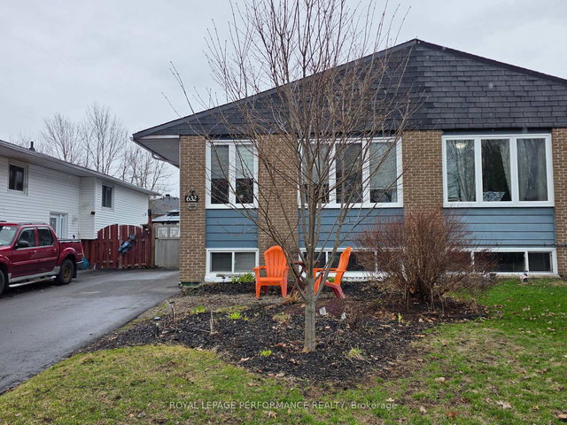 632 Dundas Crescent