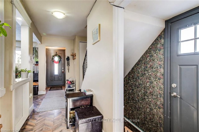 71 SHADELAND Crescent