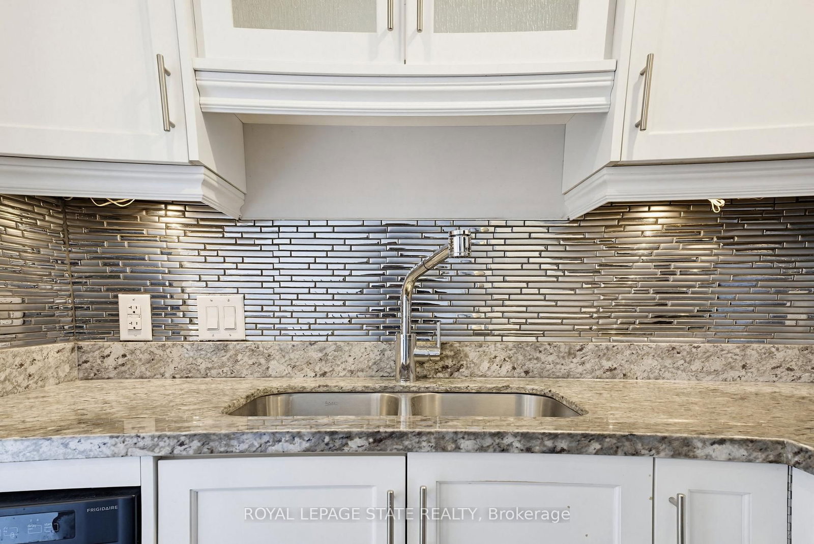 Detached House for sale at 157 Hoover Crescent, Hamilton, Ontario, L9A 3H2 - Balfour - MLS: X13011478