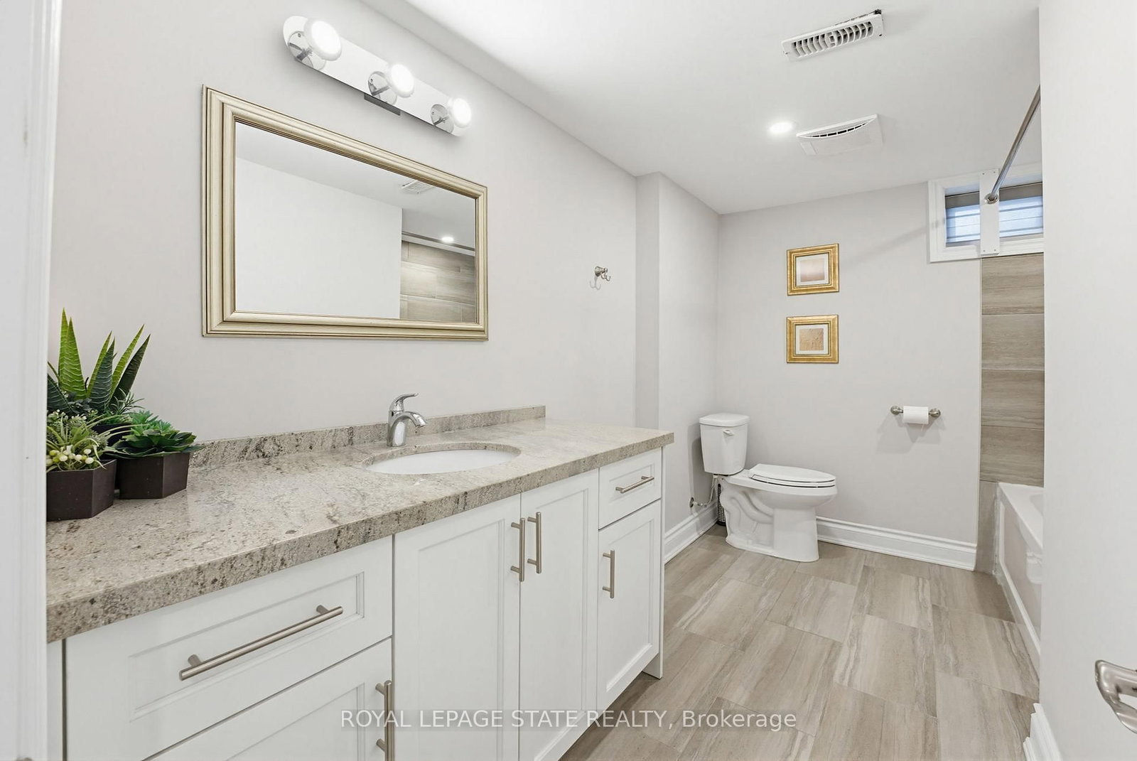 Detached House for sale at 157 Hoover Crescent, Hamilton, Ontario, L9A 3H2 - Balfour - MLS: X13011478