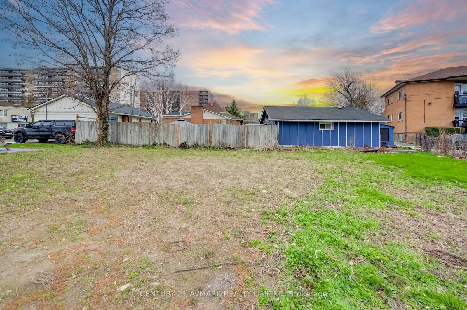 Detached House for sale at 336 Geneva Street, St. Catharines, Ontario, L2N 2G7 - Fairview - MLS: X13011496