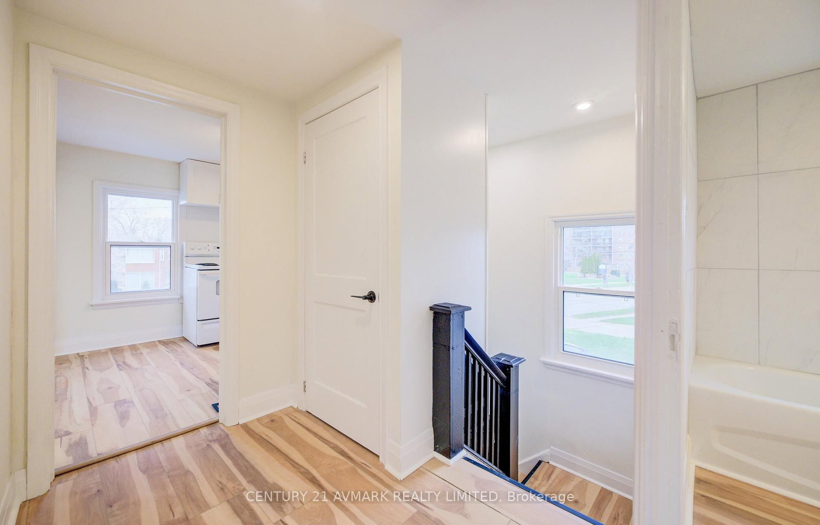 Detached House for sale at 336 Geneva Street, St. Catharines, Ontario, L2N 2G7 - Fairview - MLS: X13011496