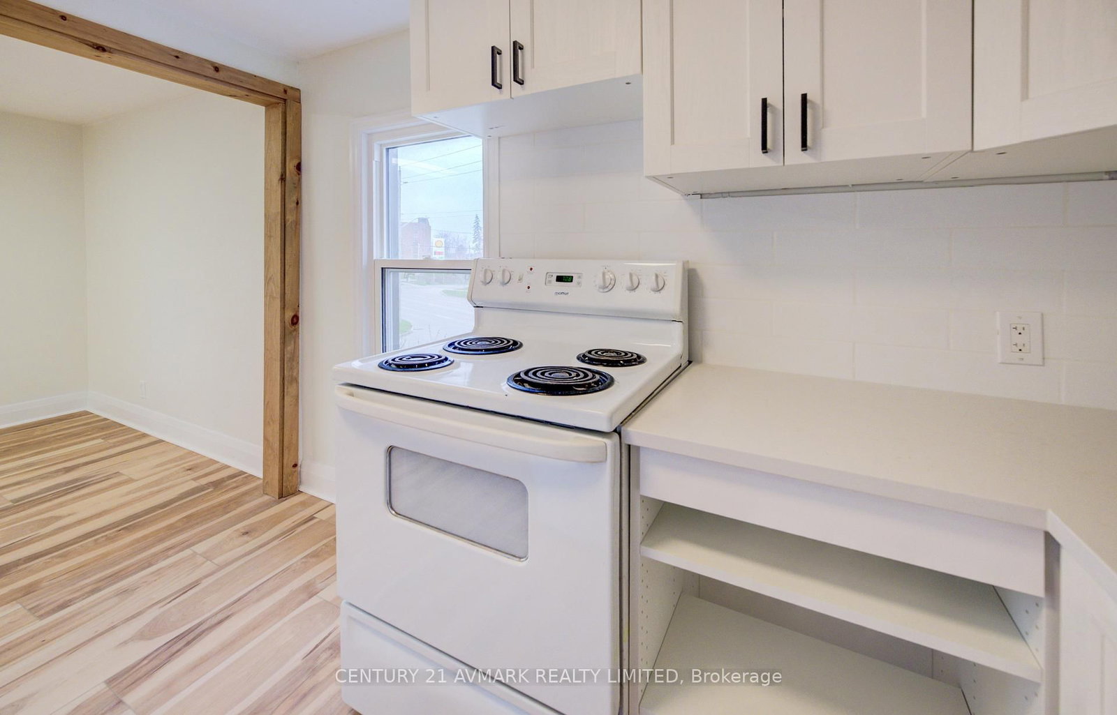 Detached House for sale at 336 Geneva Street, St. Catharines, Ontario, L2N 2G7 - Fairview - MLS: X13011496