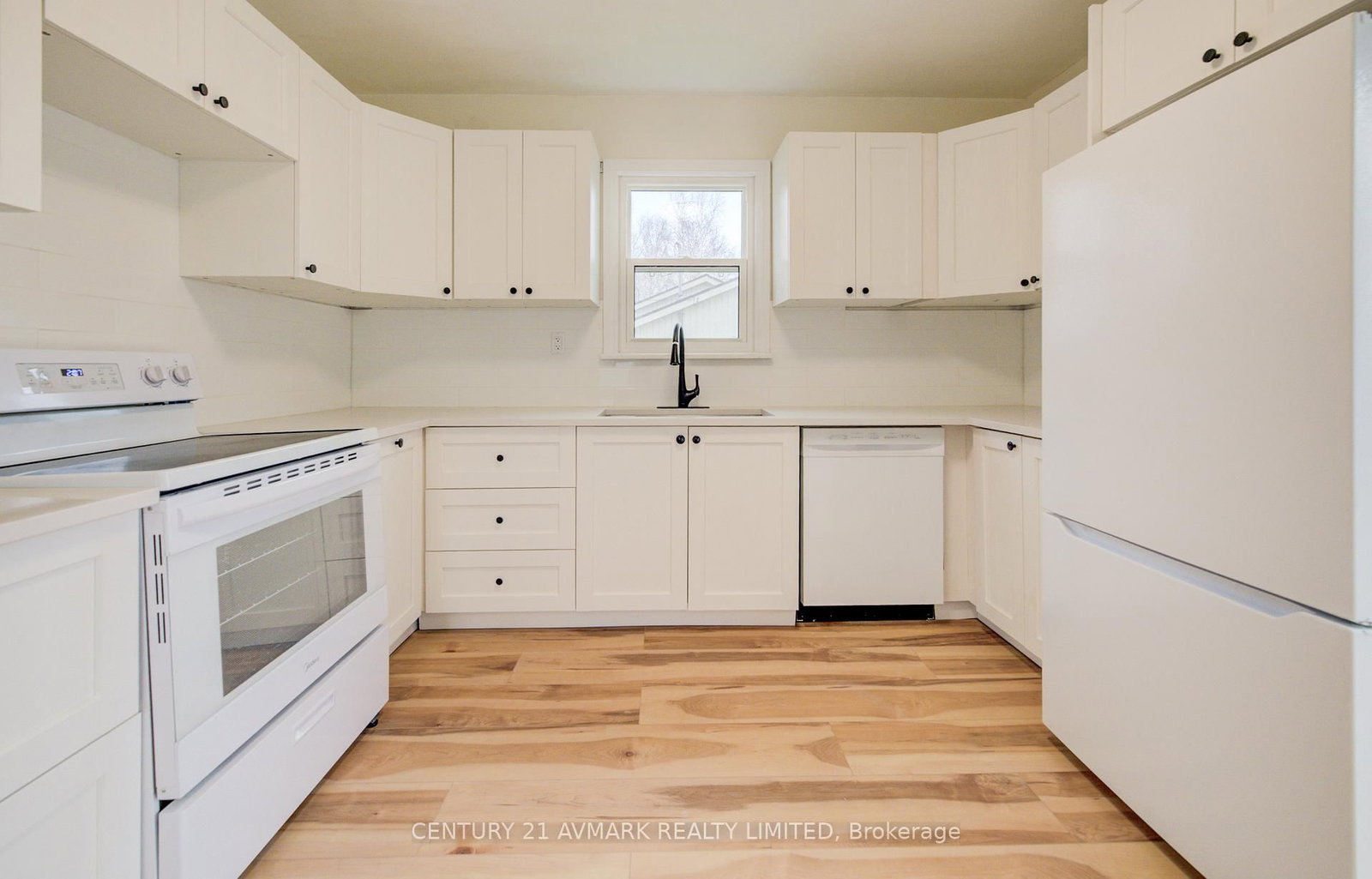 Detached House for sale at 336 Geneva Street, St. Catharines, Ontario, L2N 2G7 - Fairview - MLS: X13011496