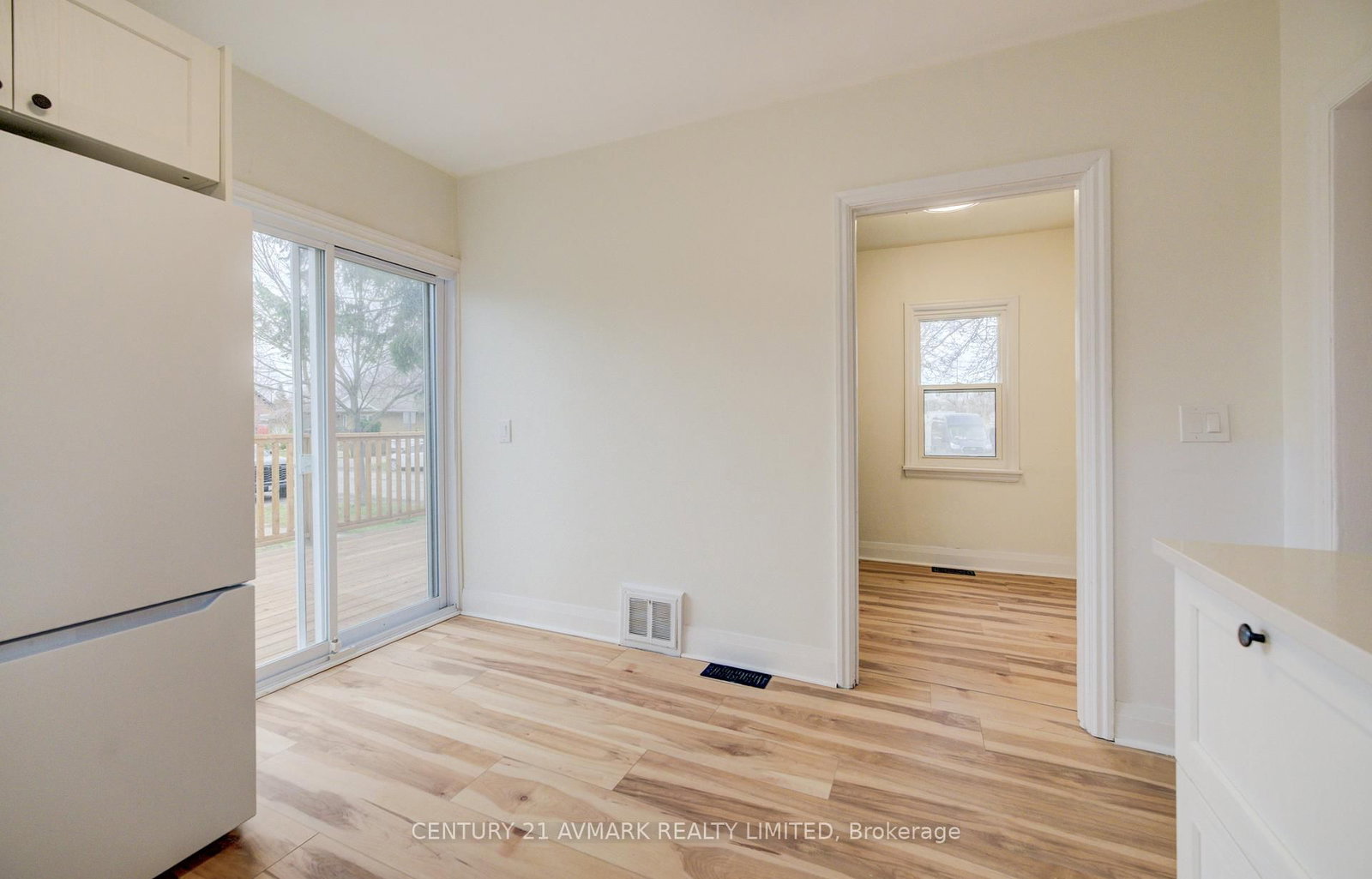 Detached House for sale at 336 Geneva Street, St. Catharines, Ontario, L2N 2G7 - Fairview - MLS: X13011496