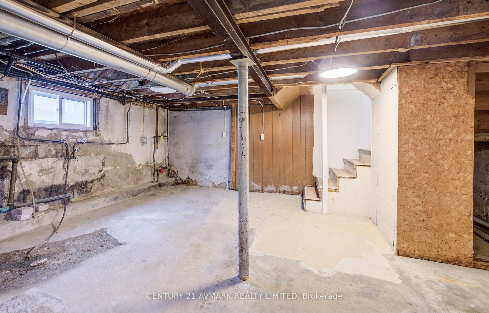 Detached House for sale at 336 Geneva Street, St. Catharines, Ontario, L2N 2G7 - Fairview - MLS: X13011496