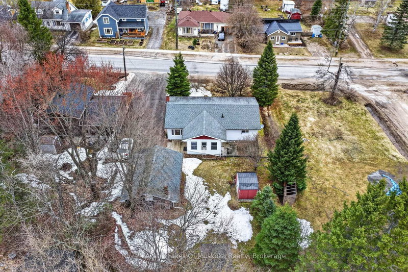 234 Yonge St, Burk's Falls, P0A 1C0 | Image 2