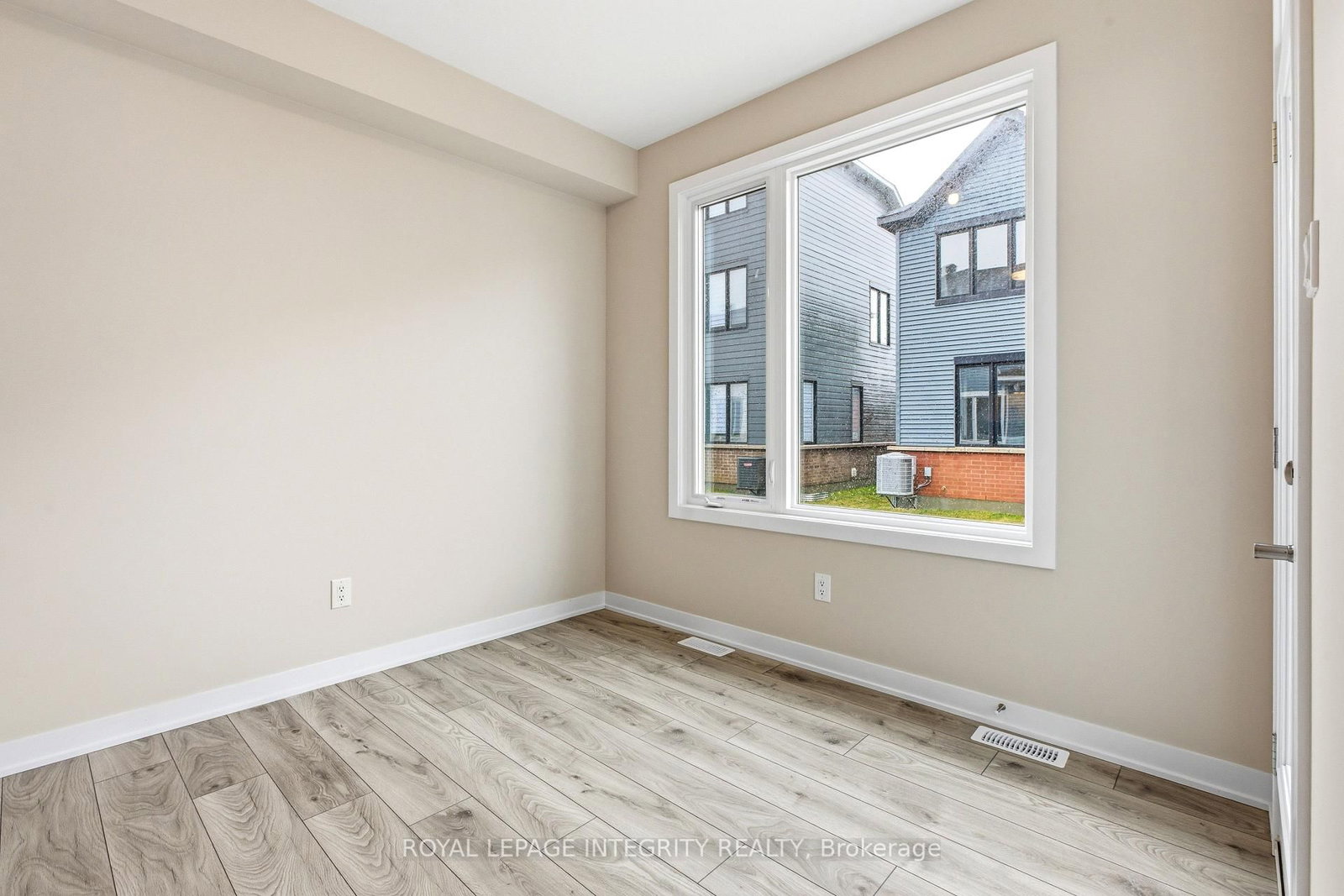 418 Les Emmerson Drive - Photo 8