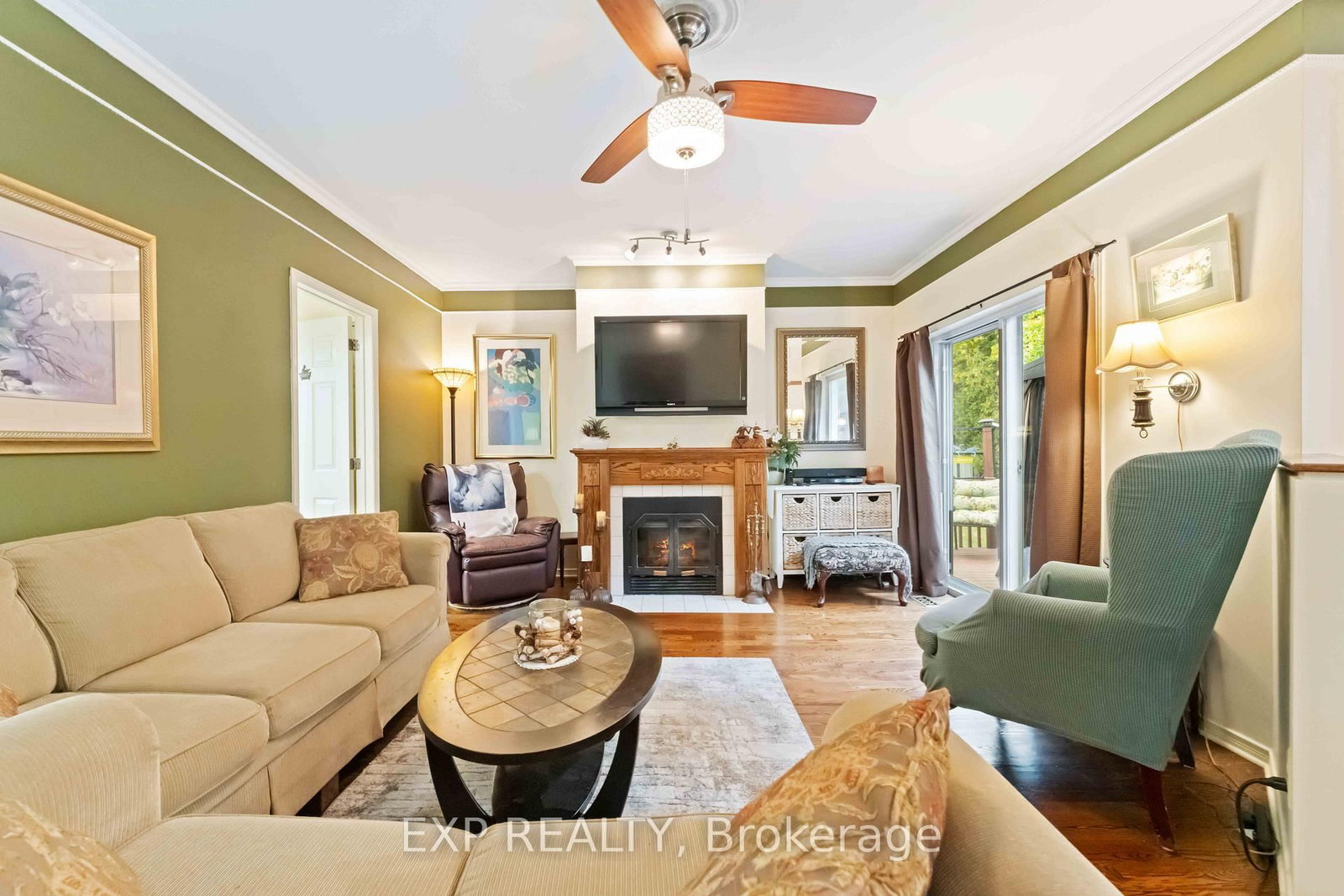 16 Evelyn Street • Stittsville, ON photo 4