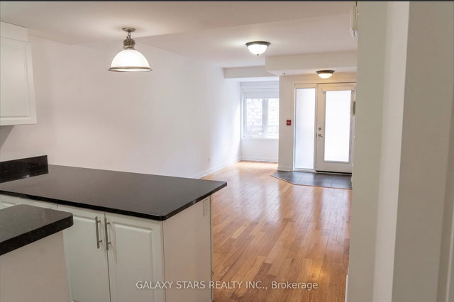 209 - 458D King Edward Avenue