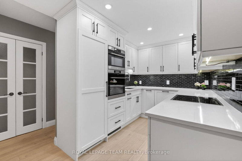 home for sale on 2012-515 St Laurent Boulevard