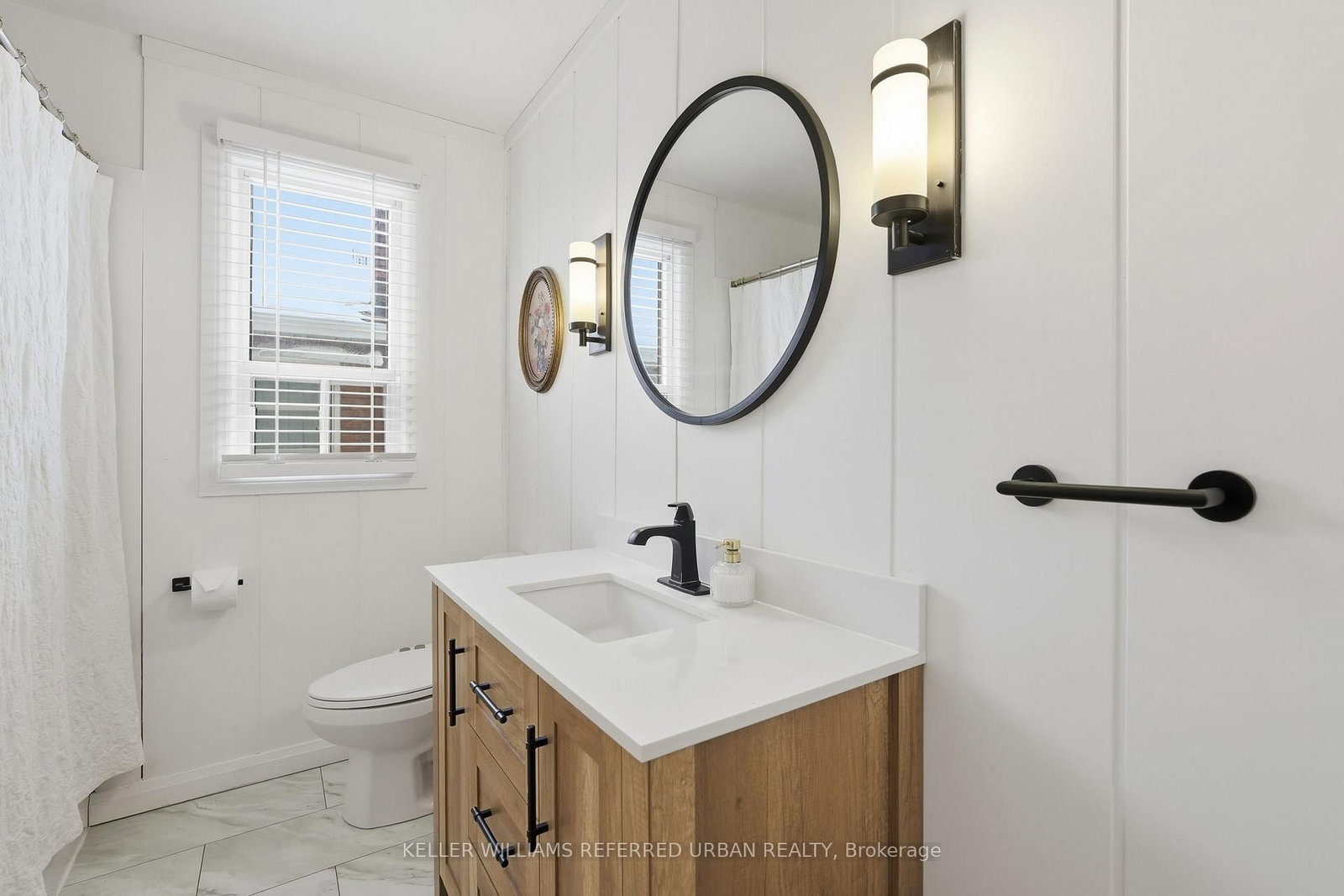 940 Brucedale Avenue E - Photo 14