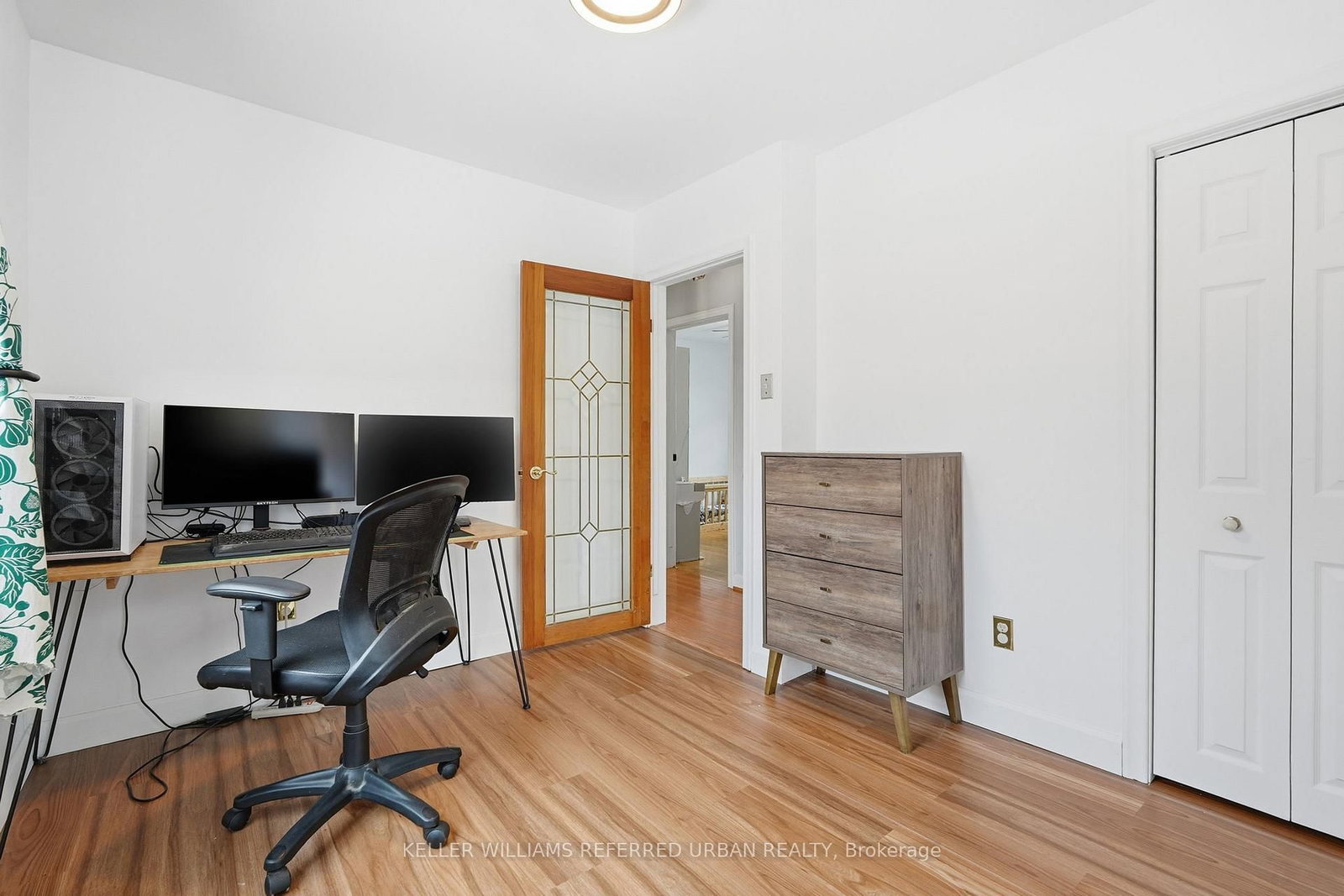 940 Brucedale Avenue E - Photo 16