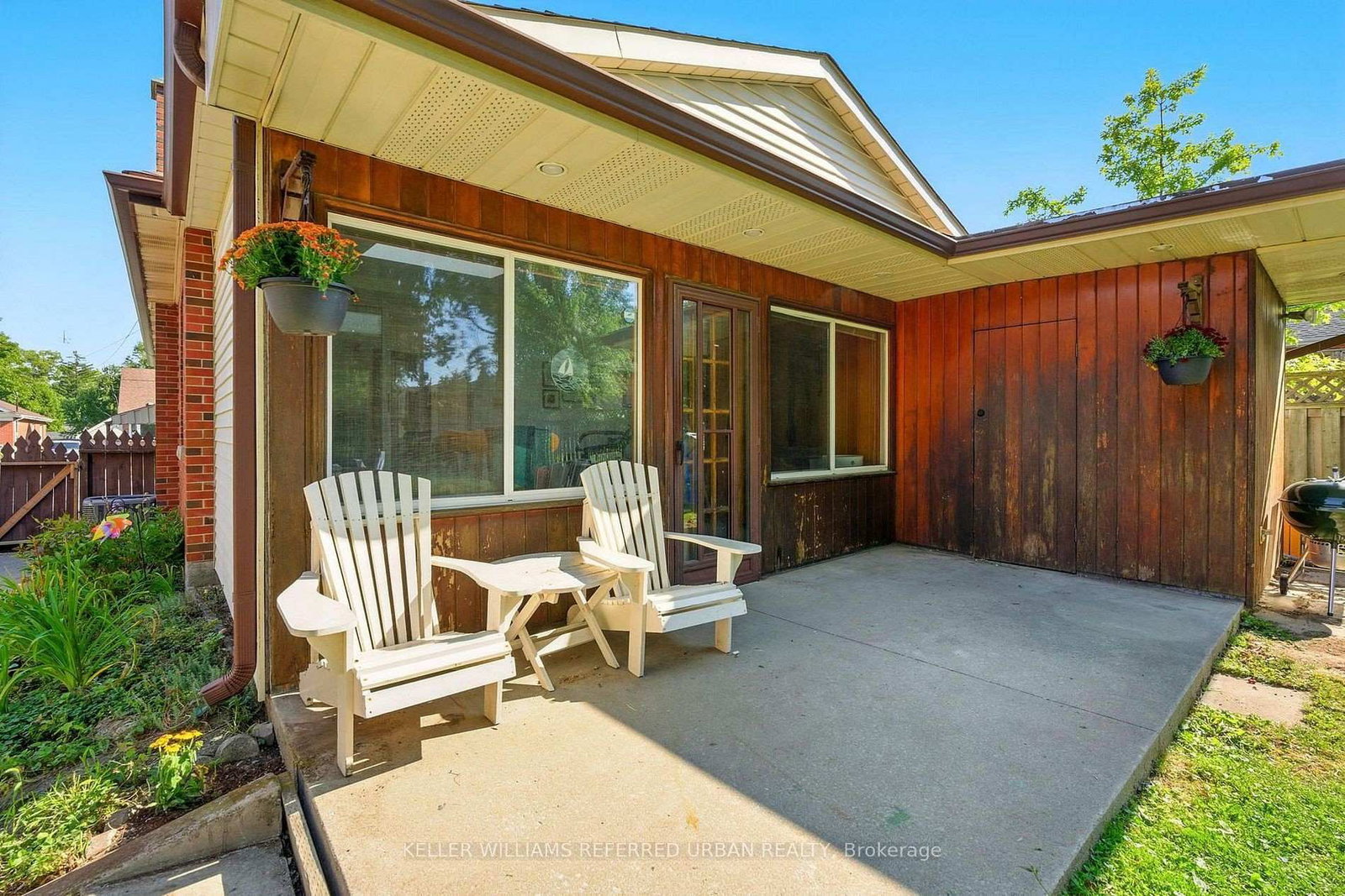 940 Brucedale Avenue E - Photo 20