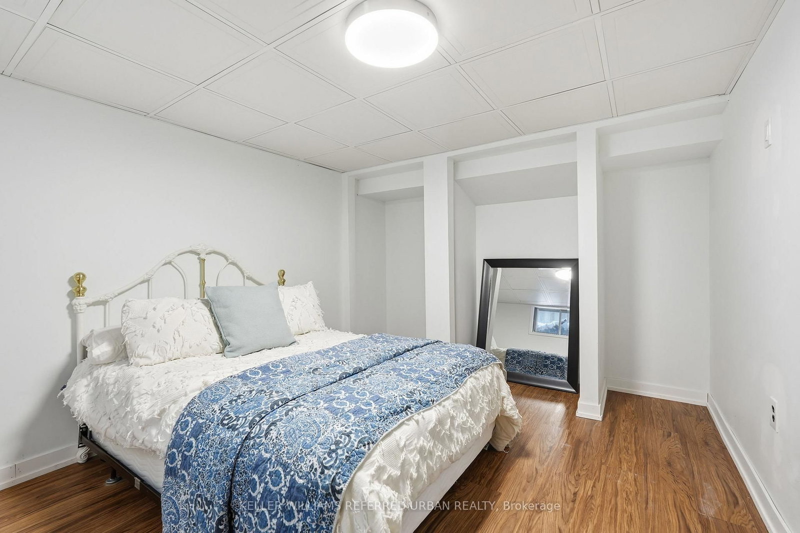 940 Brucedale Avenue E - Photo 27