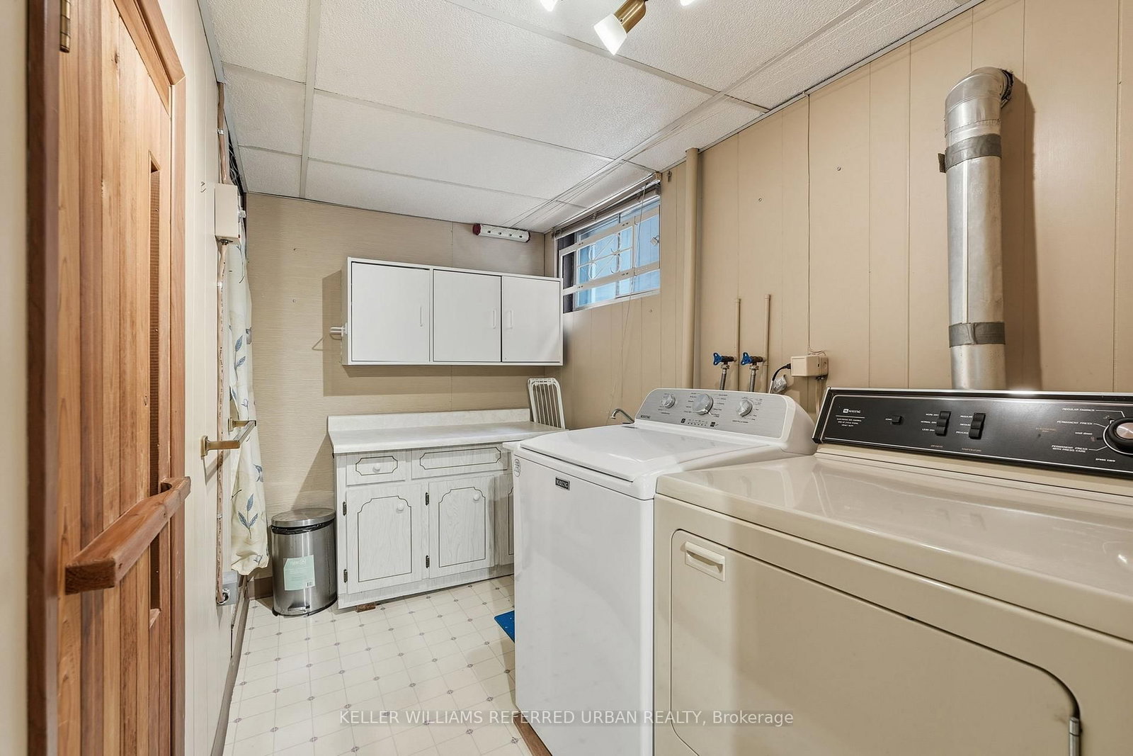 940 Brucedale Avenue E - Photo 30