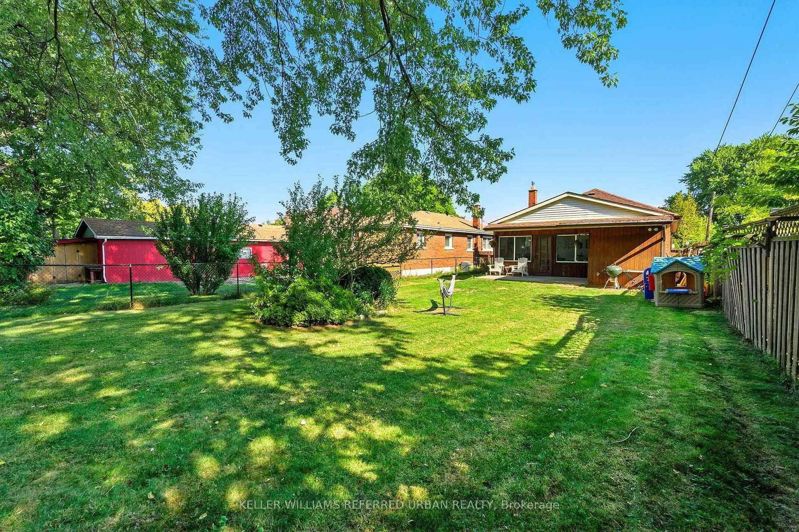 940 Brucedale Avenue E - Photo 32