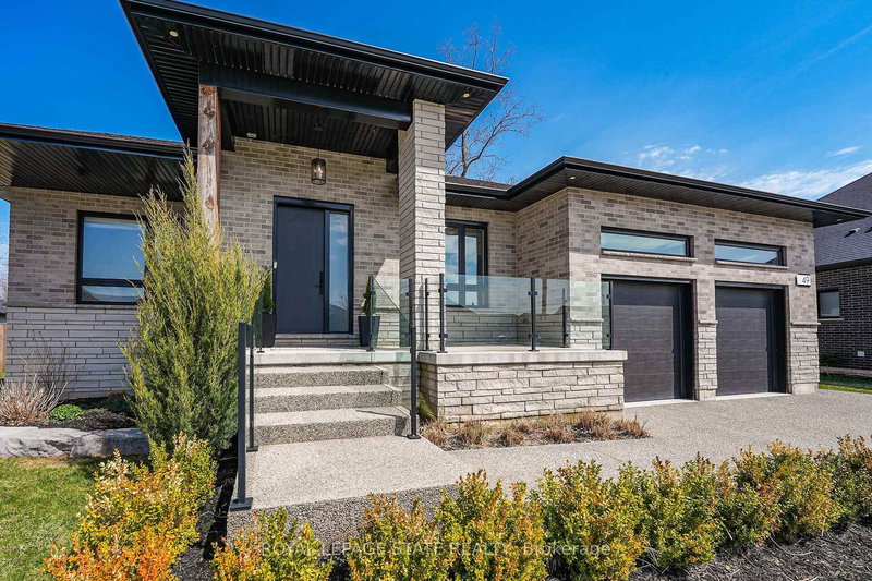 49 Hickory Crt, Port Colborne, L3K 0B2 | Image 2