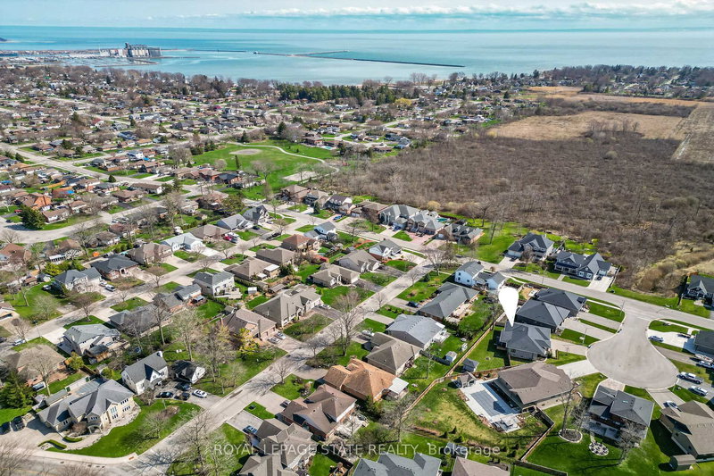 49 Hickory Crt, Port Colborne, L3K 0B2 | Image 3