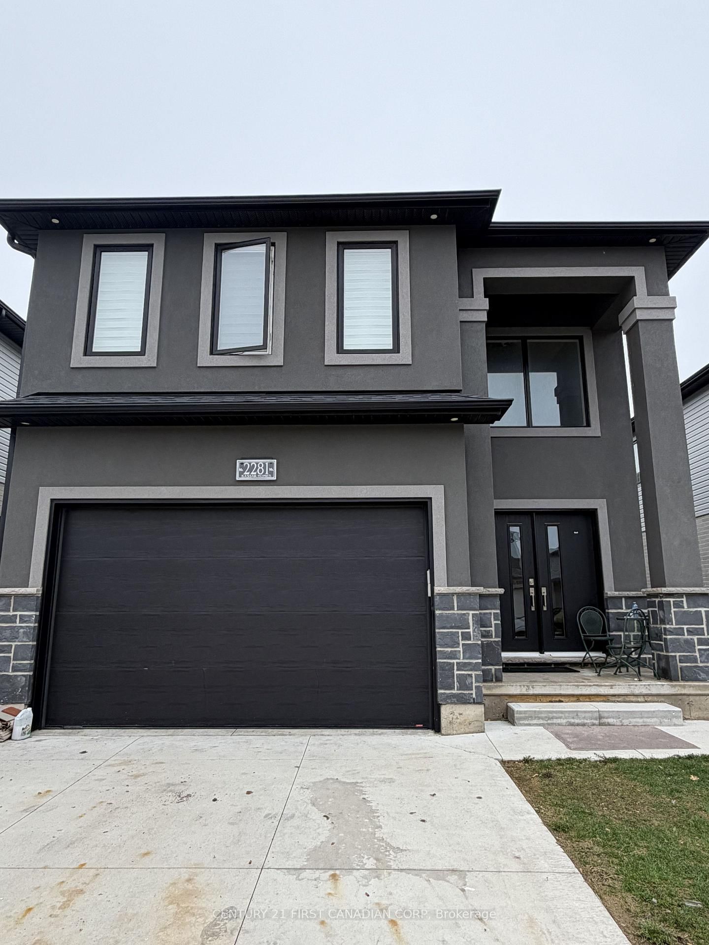 2281 Southport Crescent, Unit LOWER