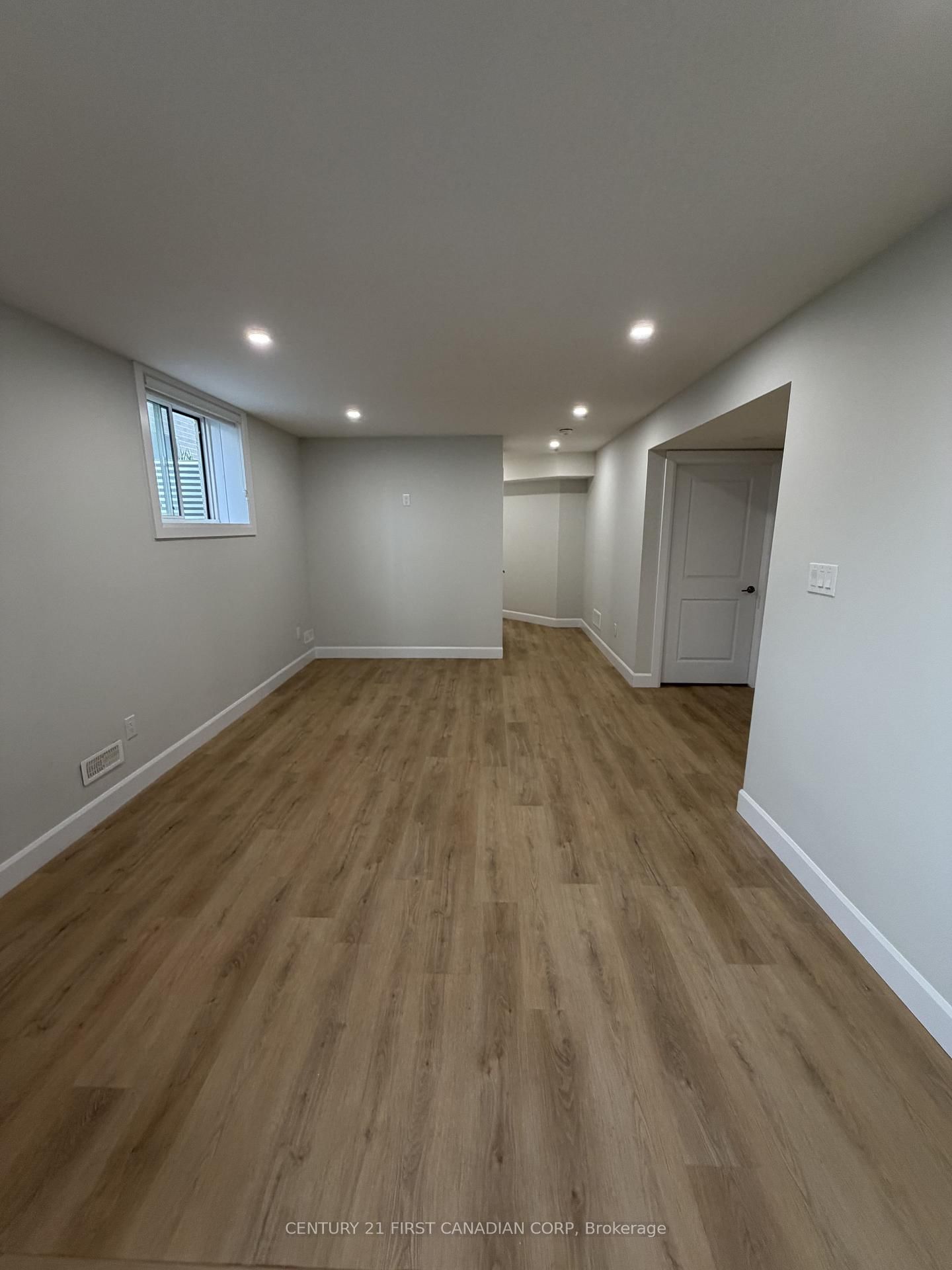2281 Southport Crescent, Unit LOWER - Photo 5