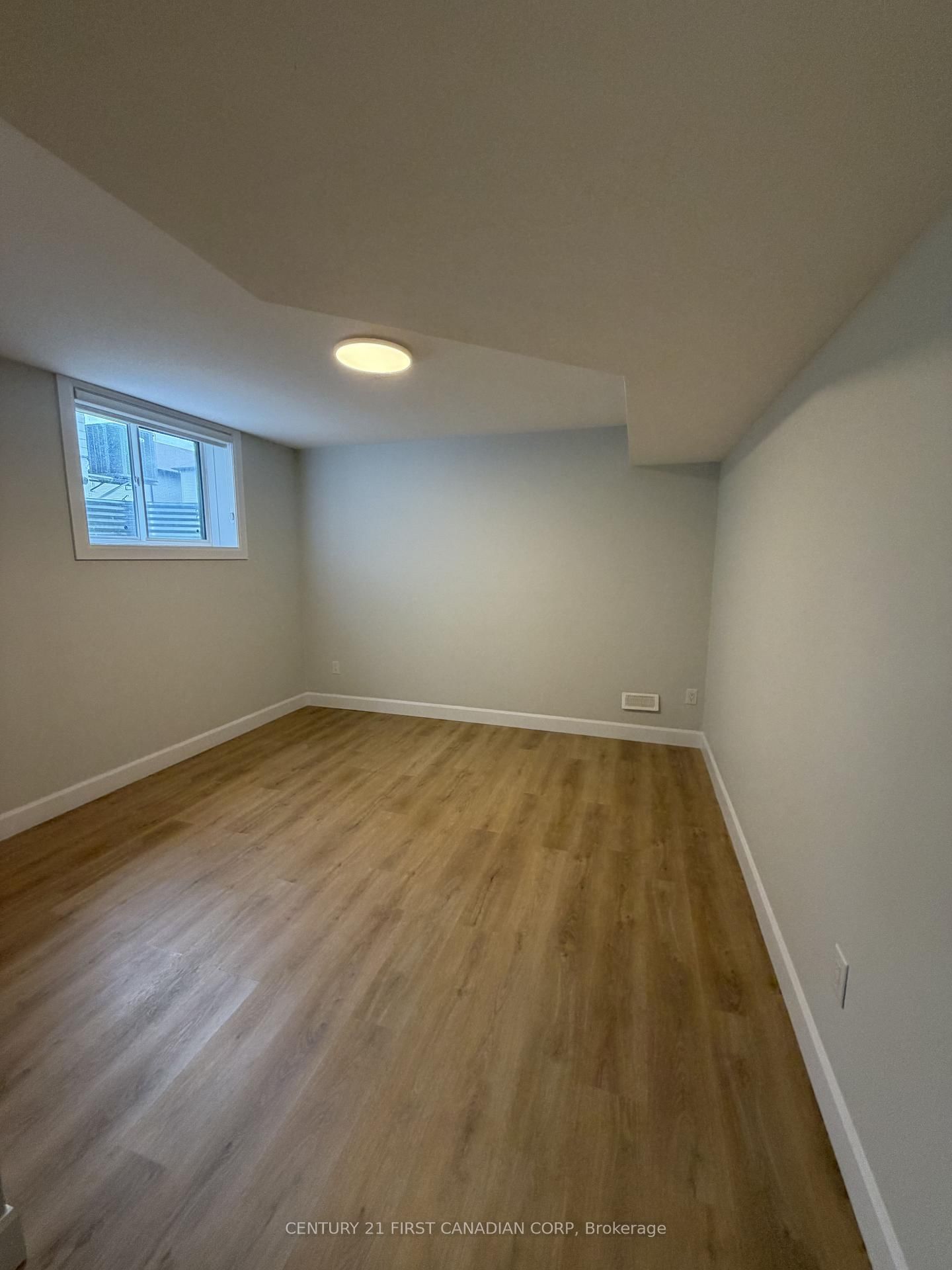 2281 Southport Crescent, Unit LOWER - Photo 8