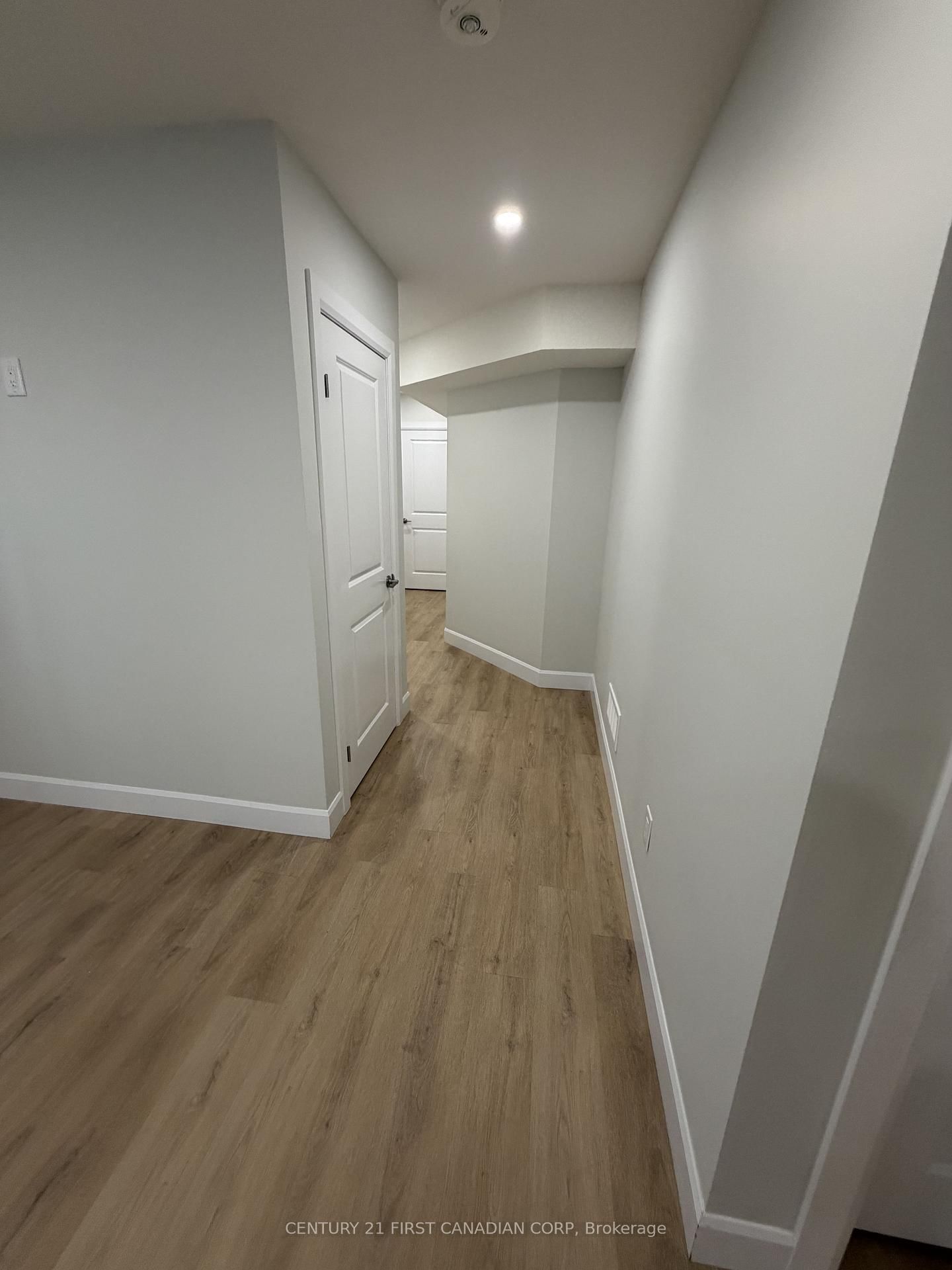 2281 Southport Crescent, Unit LOWER - Photo 9